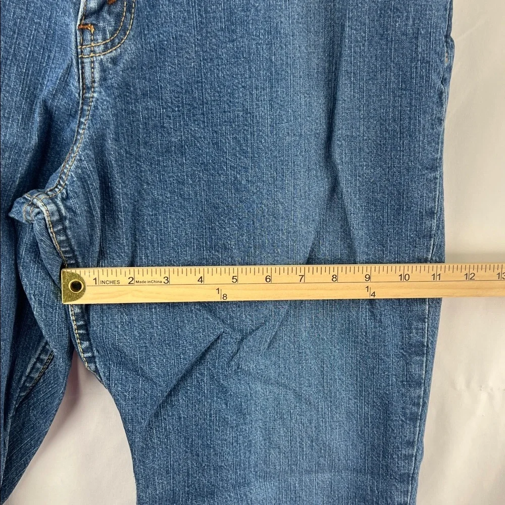 Levi - Women’s Jeans - Size 16 Short - Mid Rise - Straight